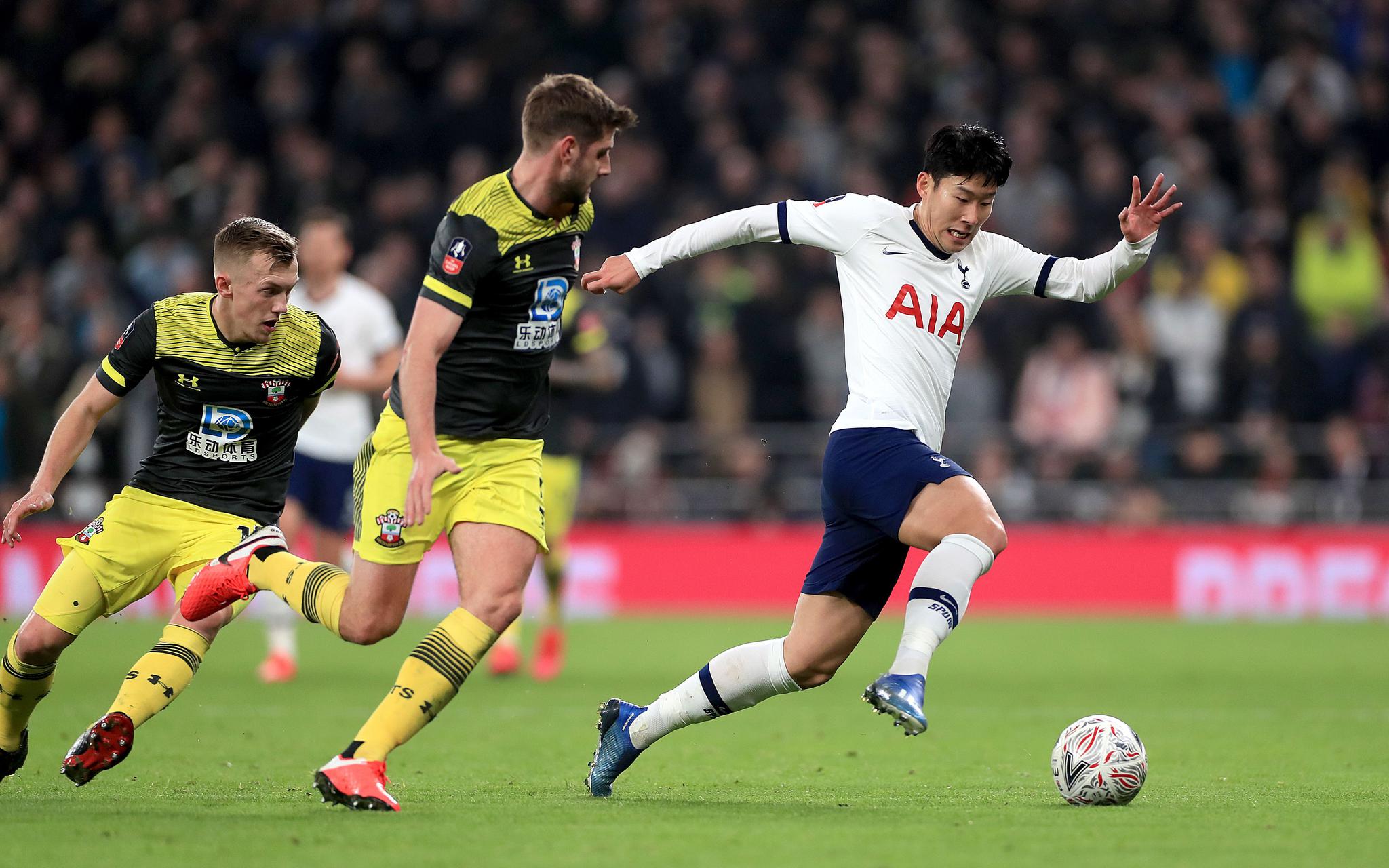 九游APP-包含今晨德国杯传出新动向，西汉姆强势反弹，管理层表态：赛场秩序良好，控场能力受关注的词条