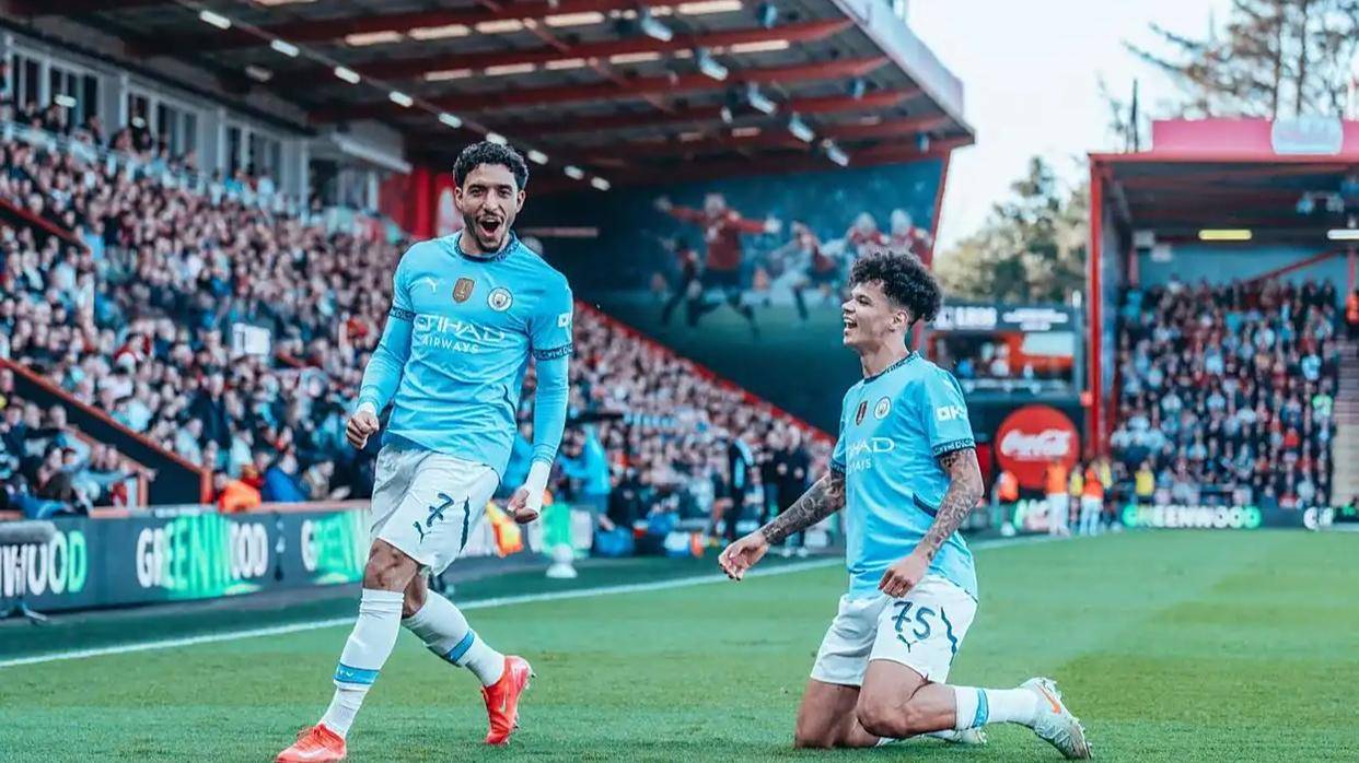 包含集结日意大利杯传出新动向；曼城单刀错失；管理层表态：悬念犹存；轮换策略成焦点的词条