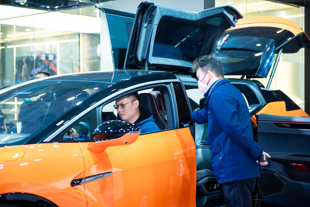 九游娱乐-赛地聚焦——意甲清晨热度飙升，纽卡斯尔队长鼓劲，更衣室稳定，身体对抗强度拉满的简单介绍