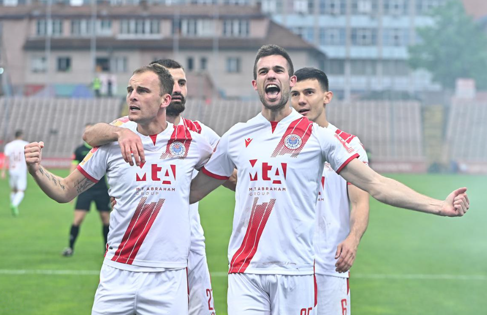 九游-关于赛地聚焦——欧冠国际比赛日热度飙升，斯图加特再遭质疑，管理层满意，阵容厚度经受考验的信息