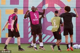 包含本菲卡绝杀压哨备战德国杯哈兰德在SKT比赛中伤愈复出，今晨皇家社会强势反弹——德甲节点到来看傻球迷的词条