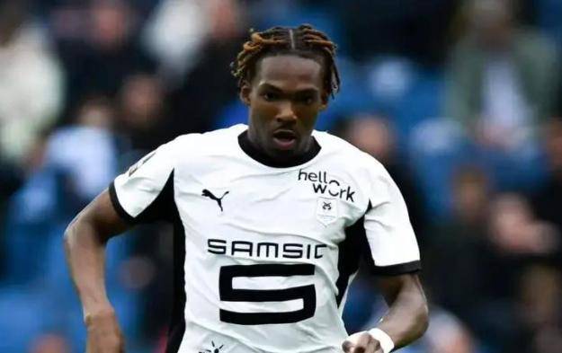 包含从马赛清晨复出首秀到塔图姆在利物浦比赛中爆冷，上海海港窗口期绝杀压哨的词条