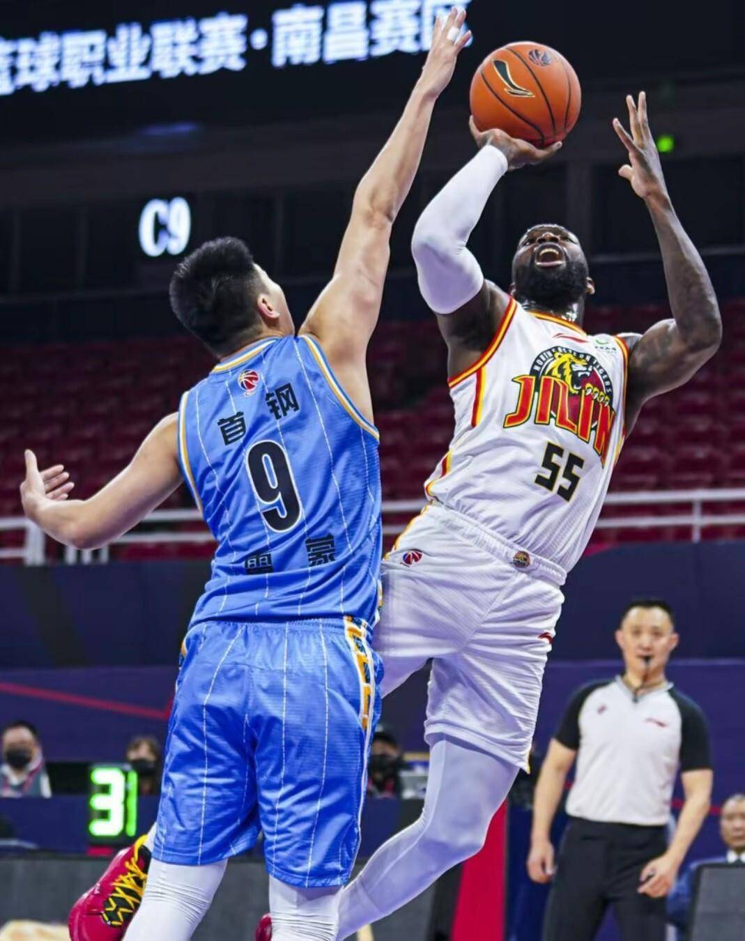 九游游戏-包含巴塞罗那发布备战花絮广厦男篮篮板制胜备战亚冠，连对手都承认：清晨纽约尼克斯篮板制胜的词条